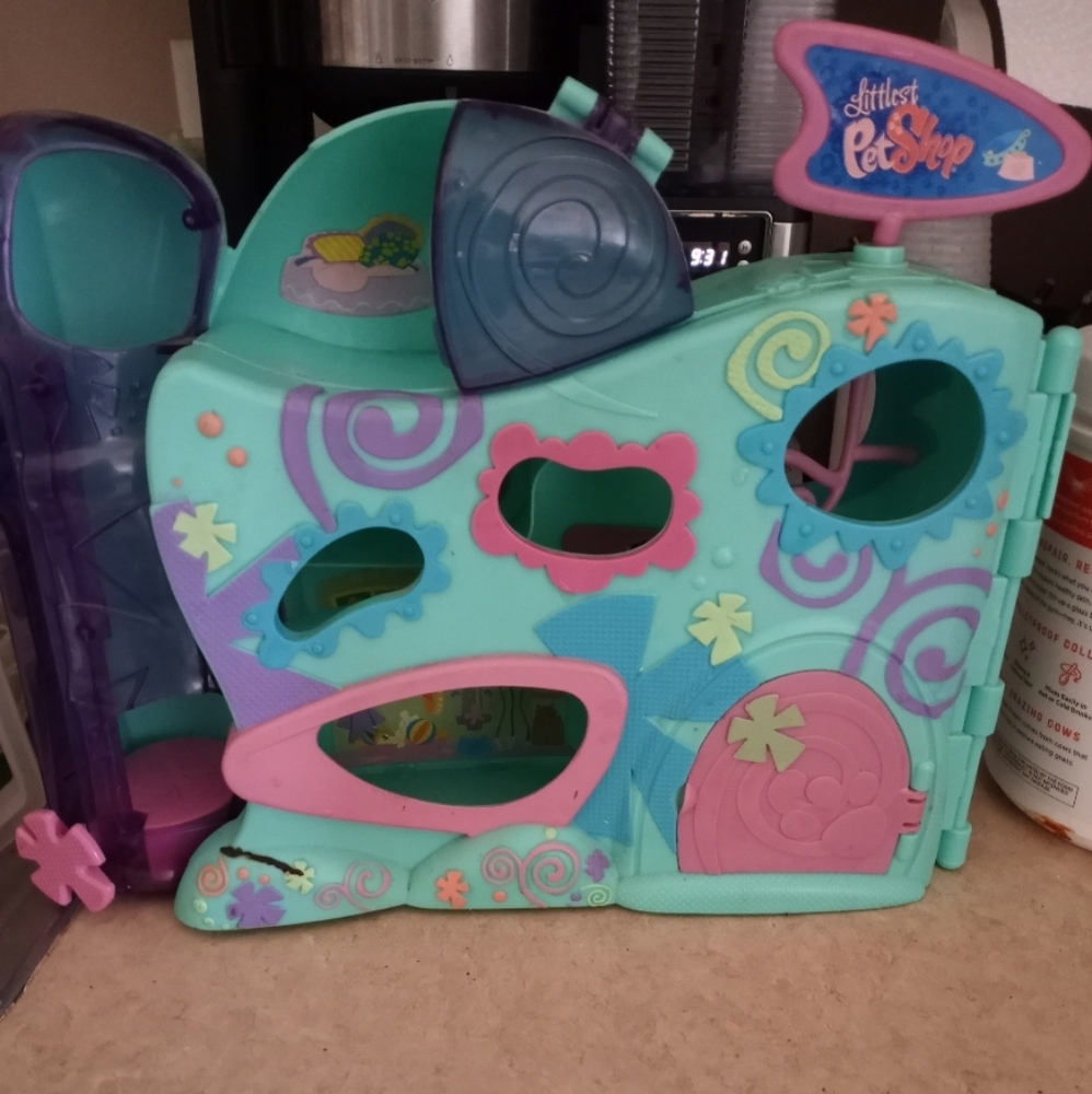 Littlest Pet Shop house.